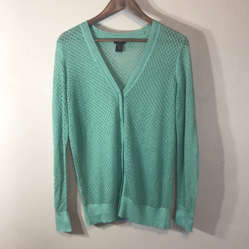 Pretty Ann Taylor button down cardigan size Large